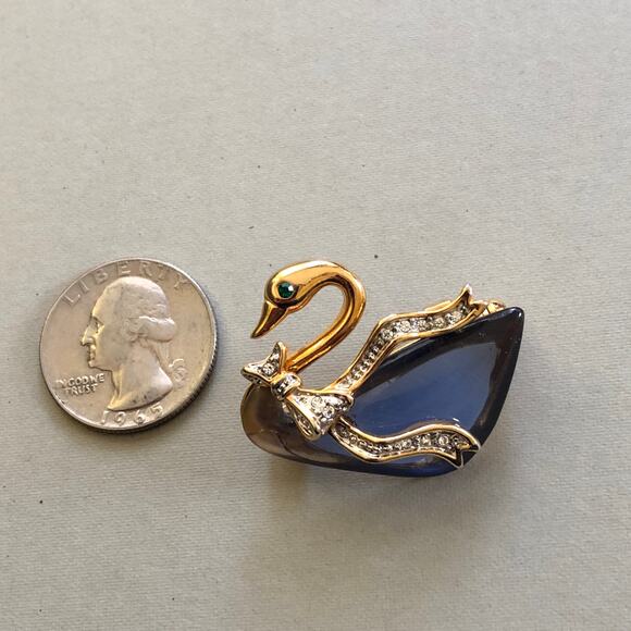 Swan Brooch With Blue Translucent Body Gold Tone Rhinestone Ribbon Vintage Retro - Picture 10 of 10